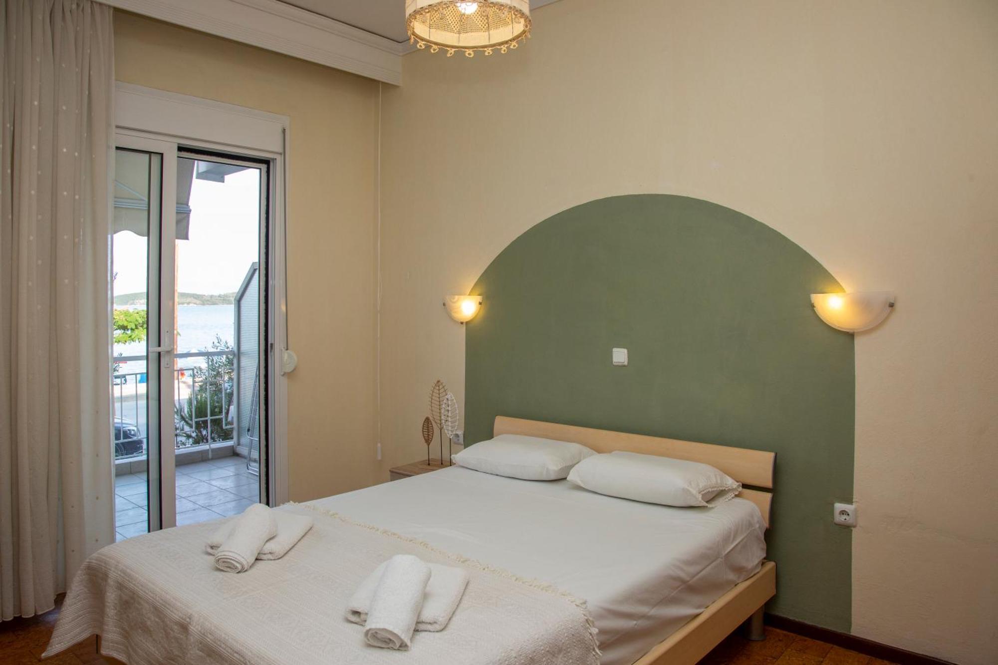 Apartamento Seamoon Néa Péramos Exterior foto